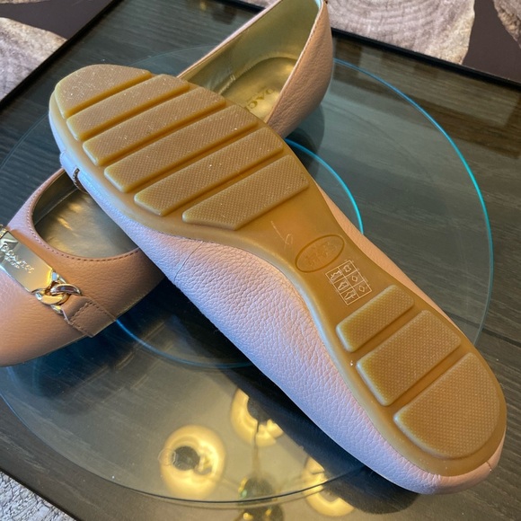 Coach Pink Leather Flats with Gold Detail - Picture 4 of 5
